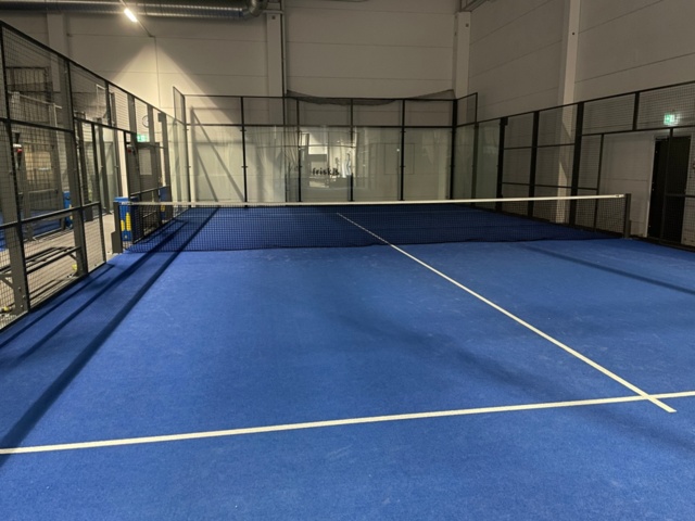 1550124-2 Padelbana i gott skick