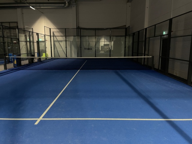 1550124-3 Padelbana i gott skick