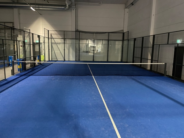 1550124-7 Padelbana i gott skick