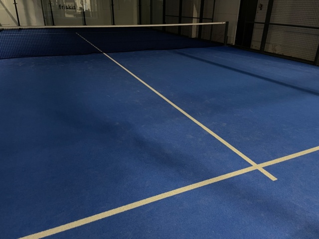 1550124-8 Padelbana i gott skick