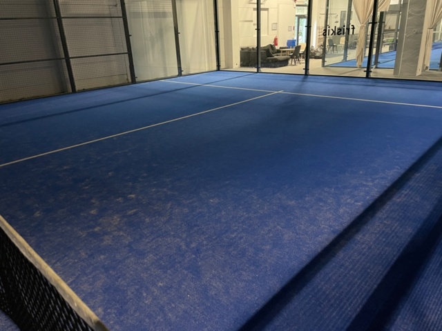 1550124-9 Padelbana i gott skick