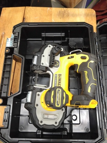 1462158-1 Handhållen bandsåg Dewalt 18V DCS377NT
