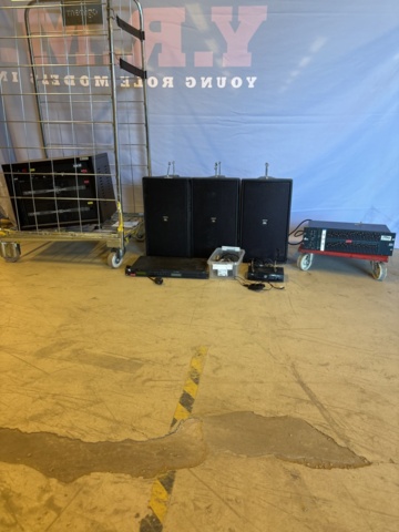 1548768-1 PA-system med JBL-högtalare, Crest-slutsteg och dbx EQ