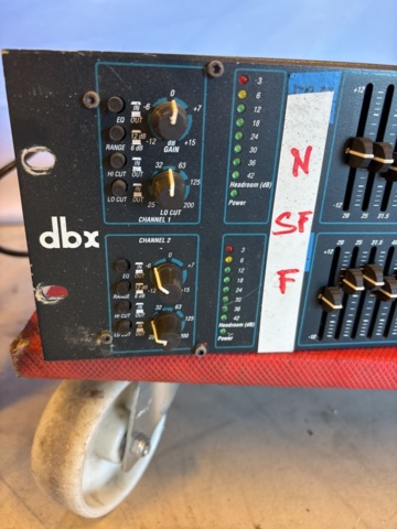 1548768-3 PA-system med JBL-högtalare, Crest-slutsteg och dbx EQ