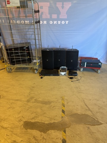 1548768-25 PA-system med JBL-högtalare, Crest-slutsteg och dbx EQ