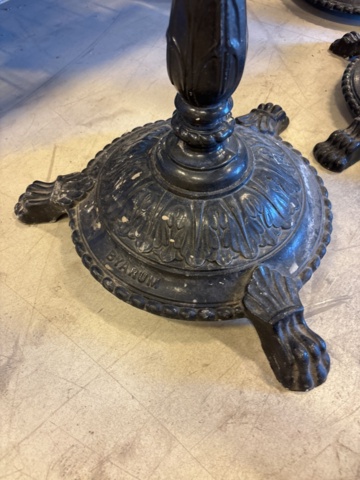 1548773-3 Samling med diverse bord