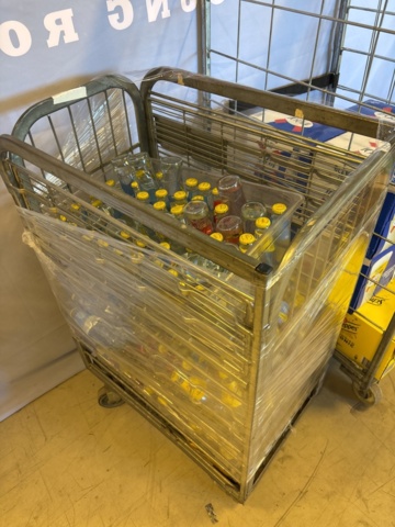 1548778-2 Samling med glas och alkoholfri dryck