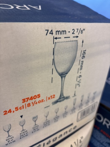 1548778-15 Samling med glas och alkoholfri dryck