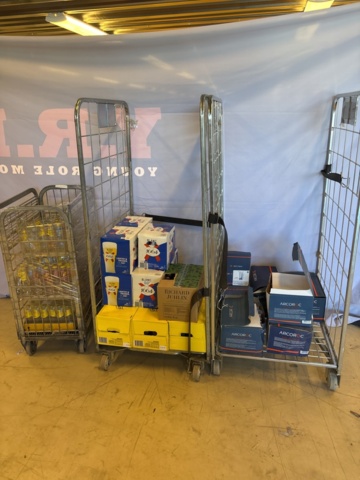 1548778-20 Samling med glas och alkoholfri dryck