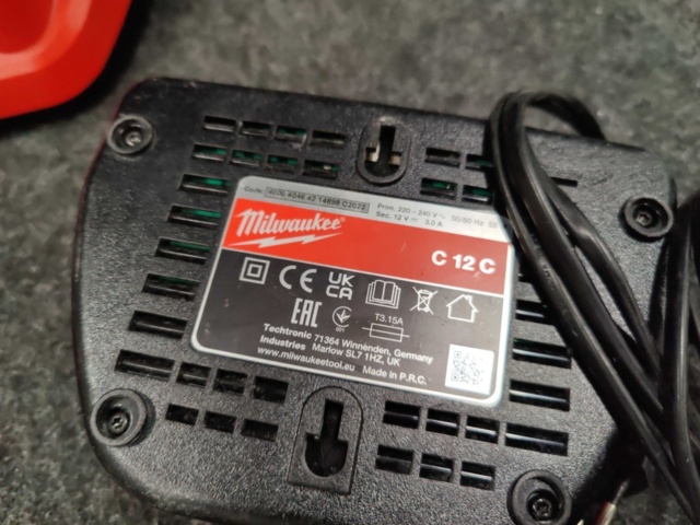 1439256-5 4 st Batteriladdare Milwaukee C 12 C