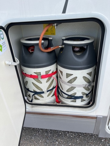 1421930-29 Husbil - Adria Mobil Coral Automat 670 3.0 MultiJet , 158hk, 2011