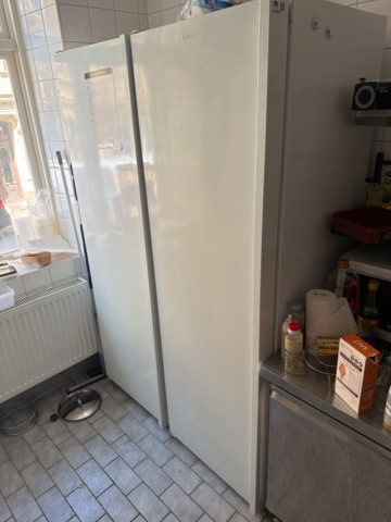 1516057-1 Frys och kylskåp 2 st
