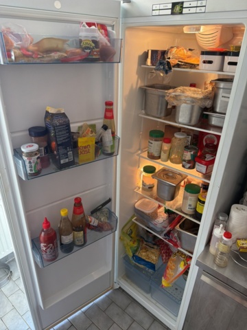 1516057-4 Frys och kylskåp 2 st