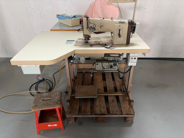 1546027-4 Industrial sewing machine - Pfaff 1242 - double needle, hem folder and puller