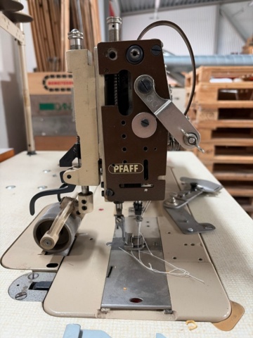 1546027-1 Industrial sewing machine - Pfaff 1242 - double needle, hem folder and puller
