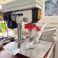 1546043-1 Drilling machine with rig for center drilling of pleated blinds