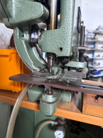 1546032-1 Eyelet machine with eyelets - Constantin Hang 1035CD