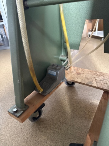 1546032-13 Eyelet machine with eyelets - Constantin Hang 1035CD