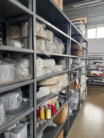 1546033-7 Lot with shelves