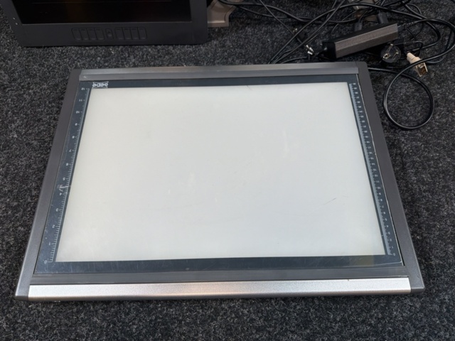 1516093-2 Ritplatta och ljusplatta - Wacom DTK-2200 / GEPE G-2025 Slim Light