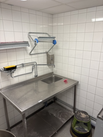 1544682-1 Sink with sink
