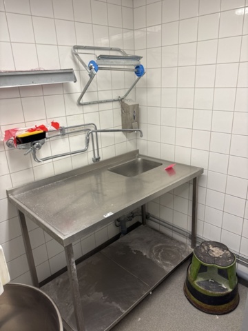 1544682-8 Sink with sink