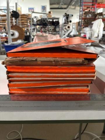 1546040-9 Pleating machine fabric cutting with heat and hole drilling in fabric