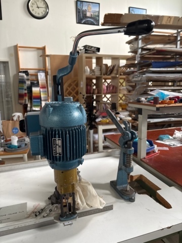 1546040-2 Pleating machine fabric cutting with heat and hole drilling in fabric