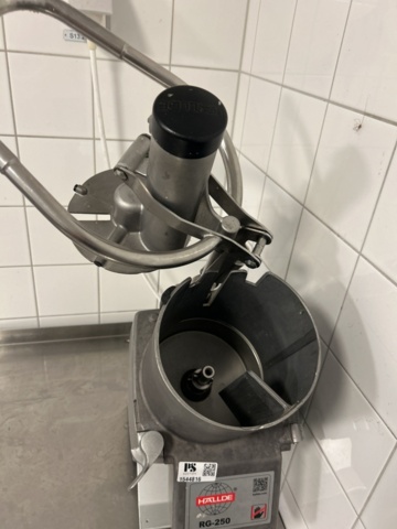 1544816-1 Grönsaksskärare med tillbehör - Hällde RG-250