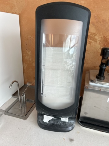 1544809-2 Såsdispenser, servettdispenser och mikrovågsugn