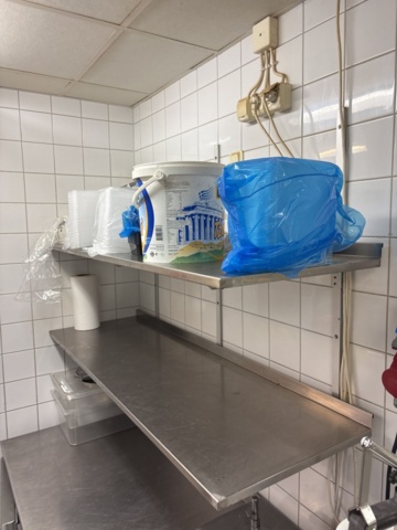 1544704-9 Arbetsbänk och hyllor 2 st