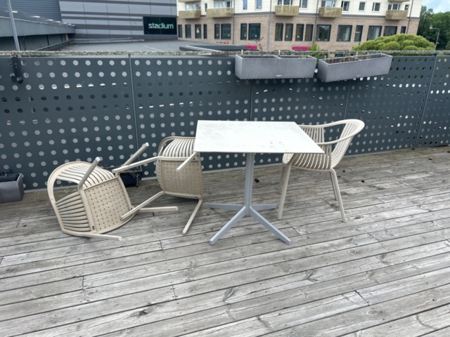 1544808-4 Parti med utomhusmöbler