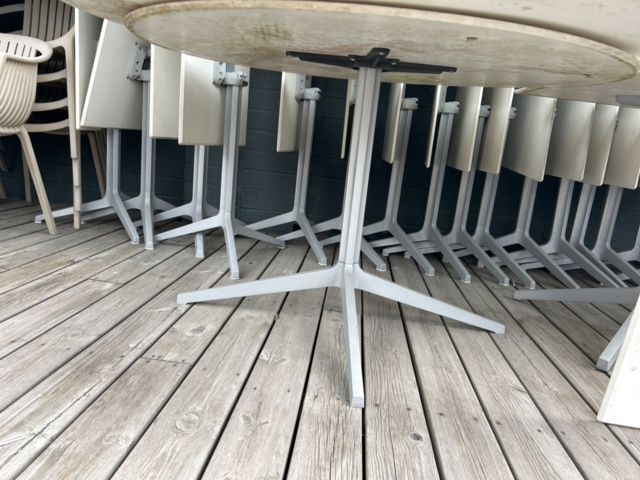 1544808-16 Parti med utomhusmöbler