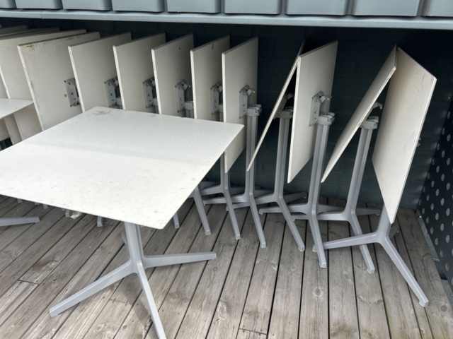1544808-19 Parti med utomhusmöbler