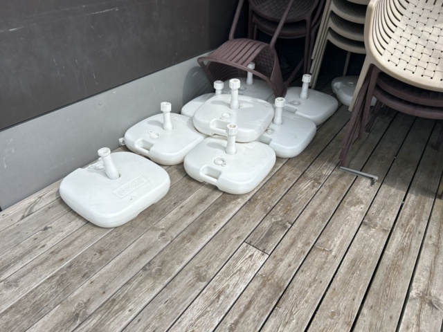 1544808-23 Parti med utomhusmöbler