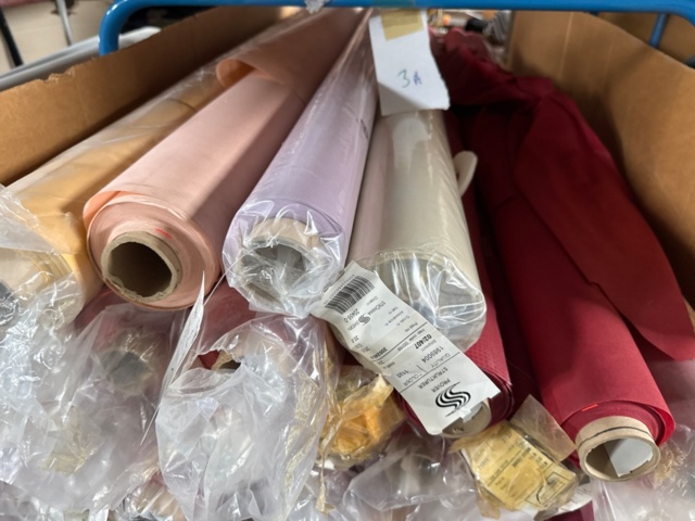 1546055-2 Lot with roller blind fabric >1500 m