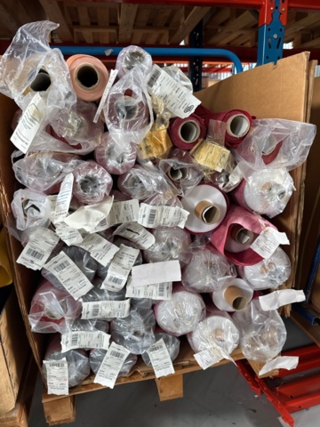 1546055-3 Lot with roller blind fabric >1500 m