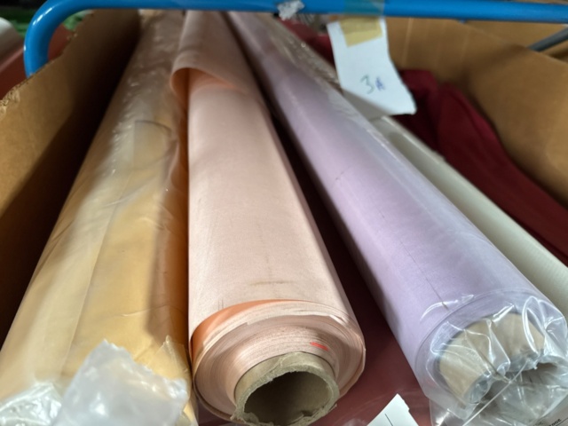 1546055-4 Lot with roller blind fabric >1500 m