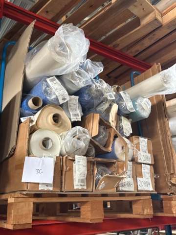 1546055-6 Lot with roller blind fabric >1500 m