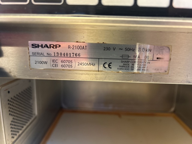 1544796-3 Mikrovågsugn - Sharp R-2100AT
