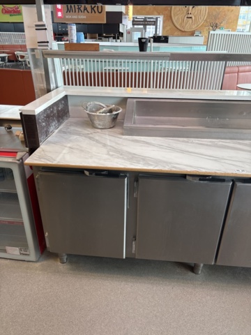 1544749-3 Pizzabänk med kylränna