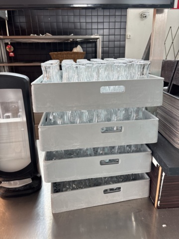 1544756-2 Backar 8 st med glas