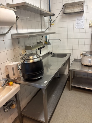 1544766-1 Arbetsbänk med diskho och hyllor 2 st