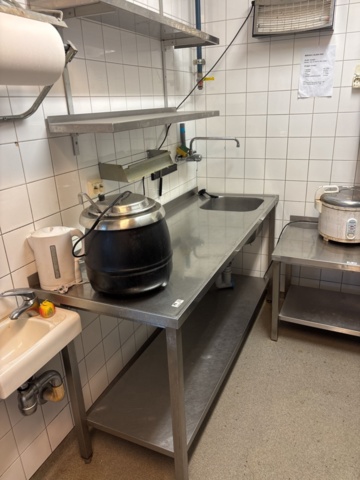 1544766-5 Arbetsbänk med diskho och hyllor 2 st