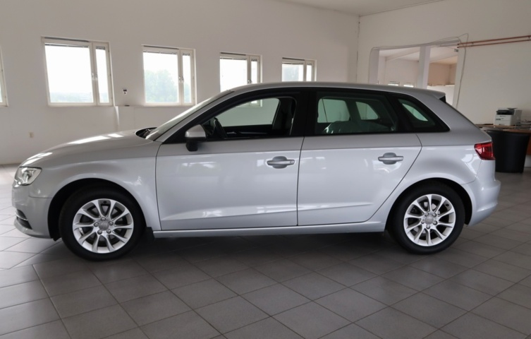 1070471-2 Audi A3 Sportback 2.0 TDI Manual, 150hp, 2014