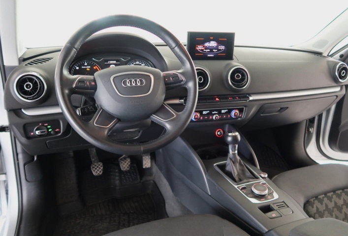 1070471-8 Audi A3 Sportback 2.0 TDI Manual, 150hp, 2014