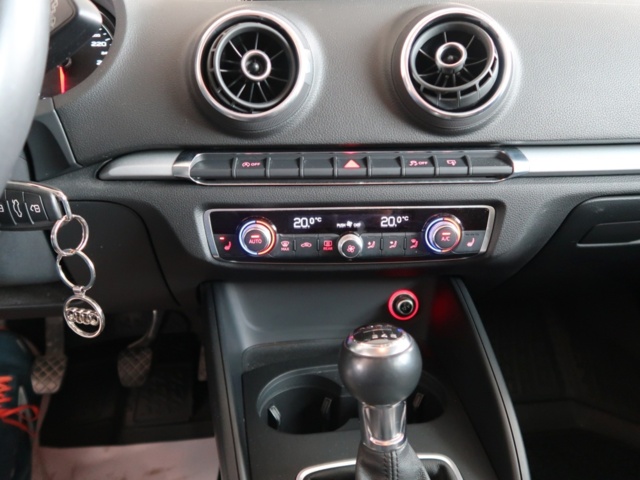 1070471-19 Audi A3 Sportback 2.0 TDI Manual, 150hp, 2014