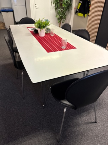 1546072-1 Dining table with chairs, serving trolley and kitchen appliances/equipment
