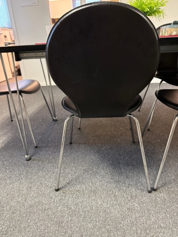 1546072-4 Dining table with chairs, serving trolley and kitchen appliances/equipment