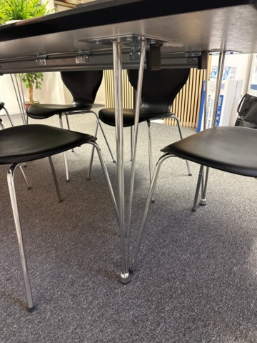 1546072-7 Dining table with chairs, serving trolley and kitchen appliances/equipment